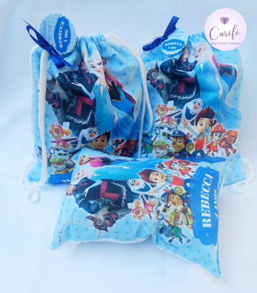 Lembrancinhas  Personalizada  4 aninhos Frozen e  Kit sacochila +Almofada
